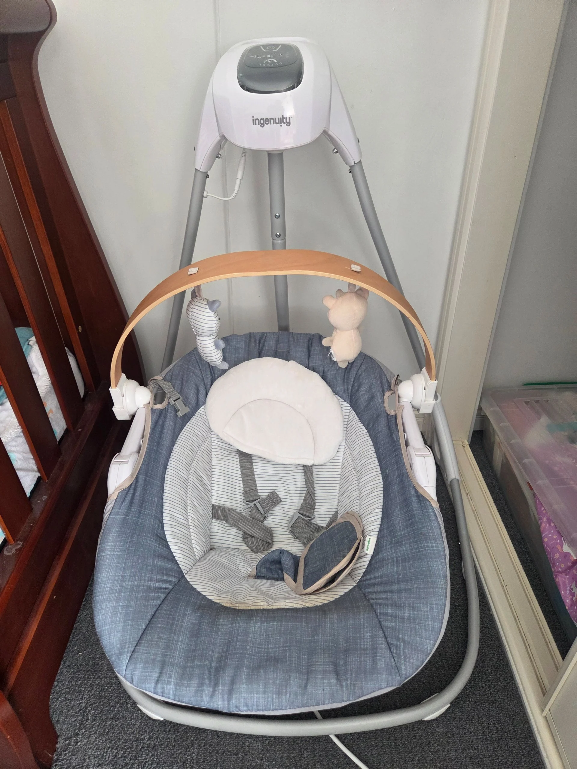 Ingenuity SimpleComfort Compact Soothing Swing Chambray